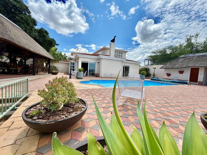 3 Bedroom House TO LET in Luxury Hill - Photo 2