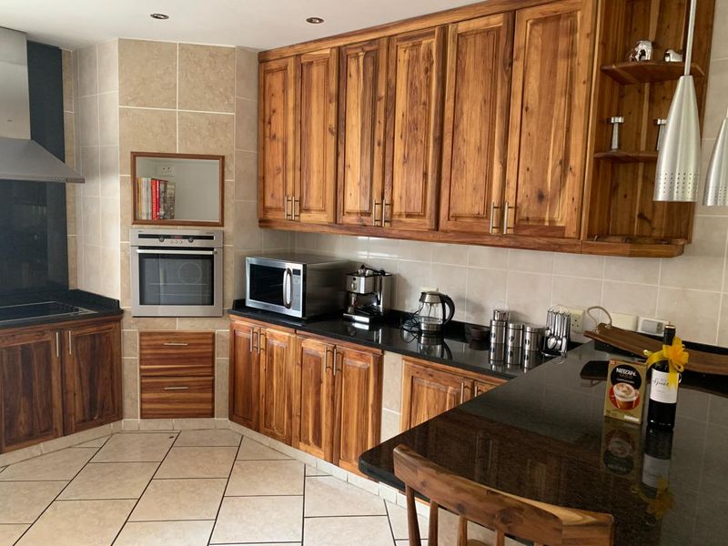 House in Diaz Beach - Photo 5