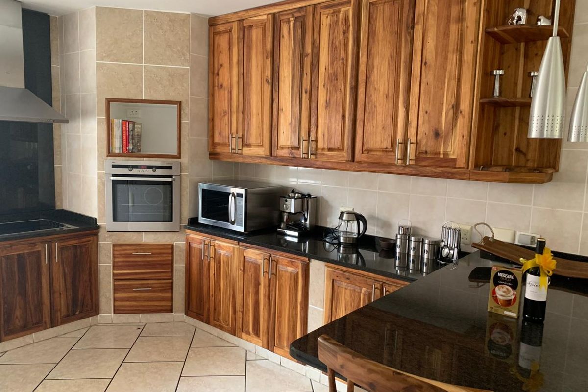 House in Diaz Beach - Photo 5