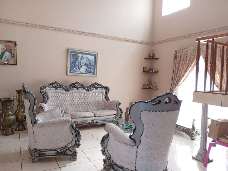 Huge home with 2 Flatlets for added income - Photo 4