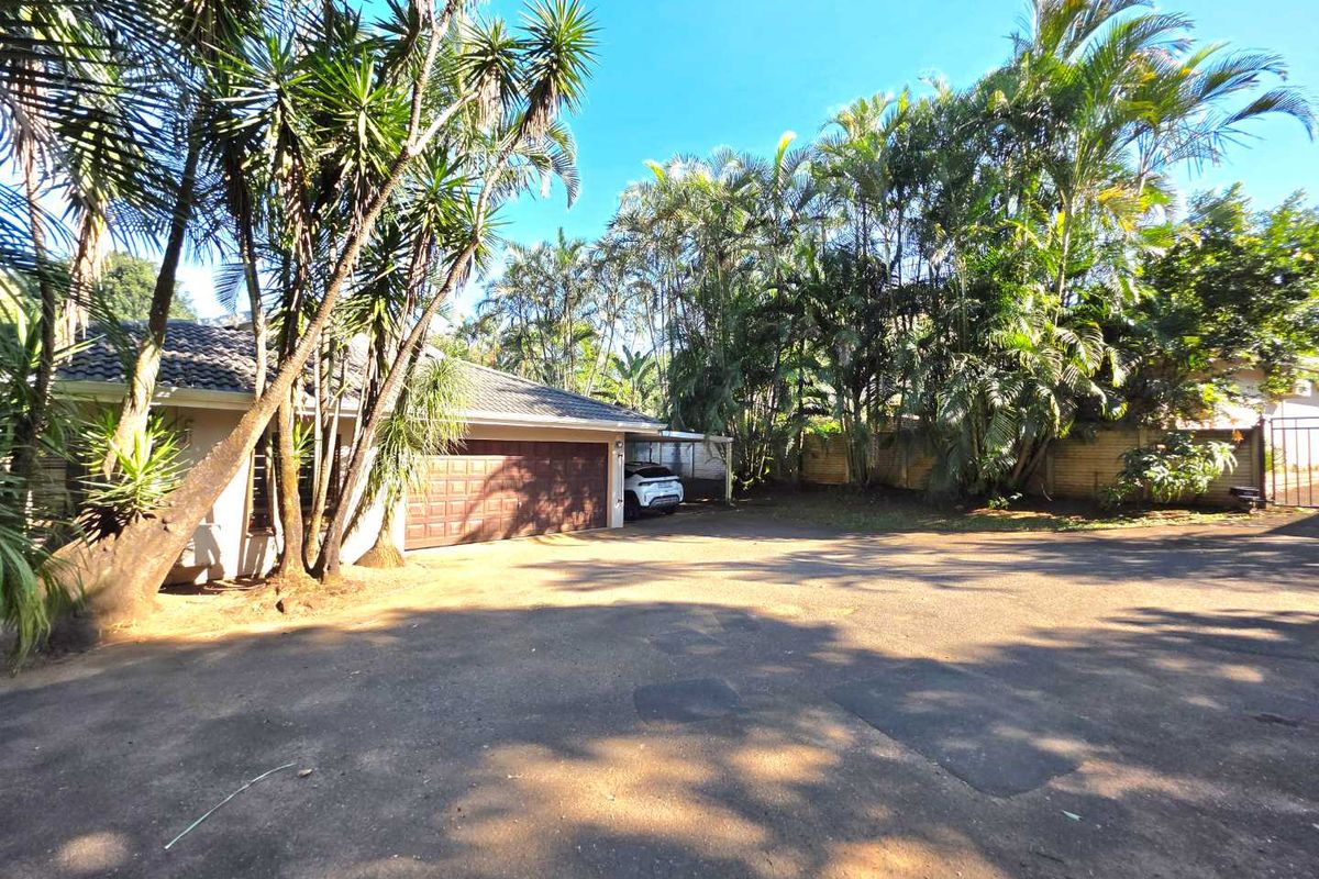 Prime Position 4 Bedroom Winston Park Home - Photo 2