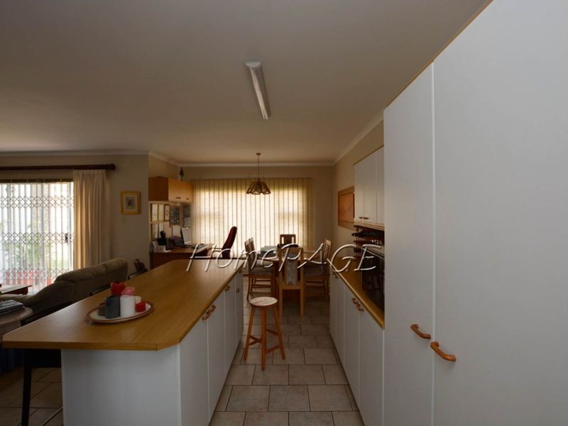 Ext 8 (Hage Heights), Lovely 4 Bedr Home with 2 Bedr Flat is for Sale - Photo 8