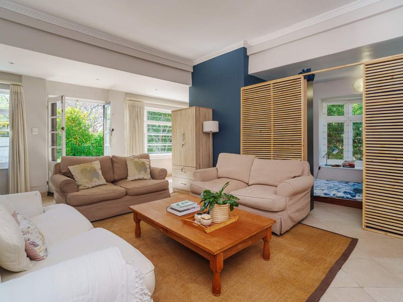 3-Bedroom Home with Studio Flat & Mountain Views – Prime Newlands Location! - Photo 4