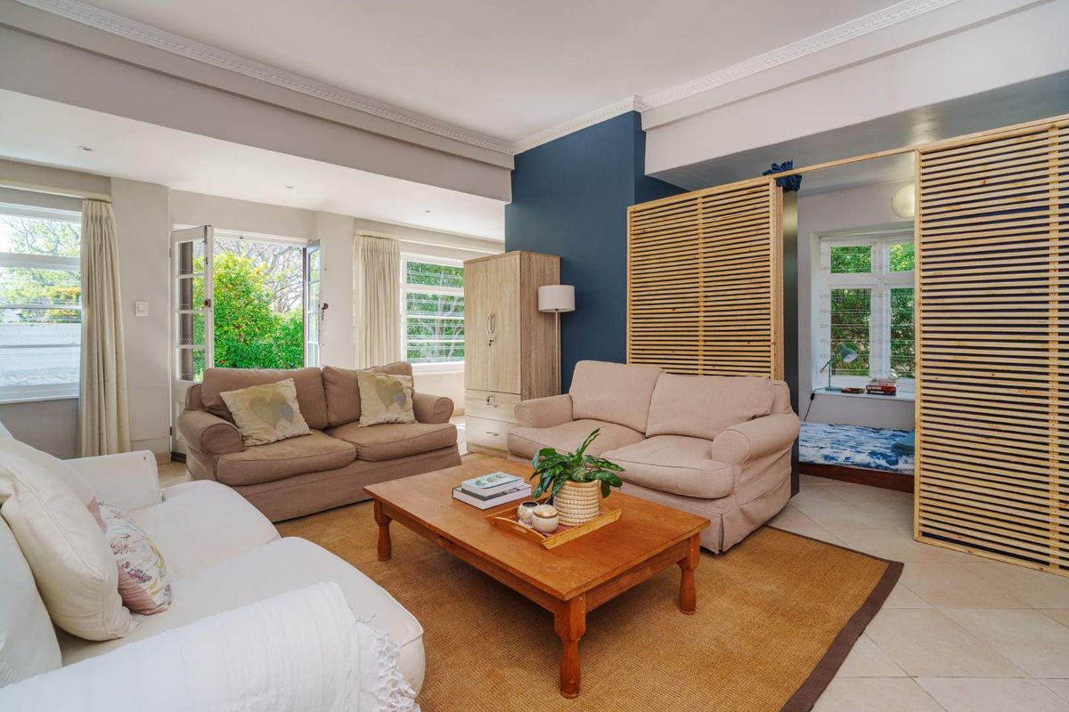 3-Bedroom Home with Studio Flat & Mountain Views – Prime Newlands Location! - Photo 4