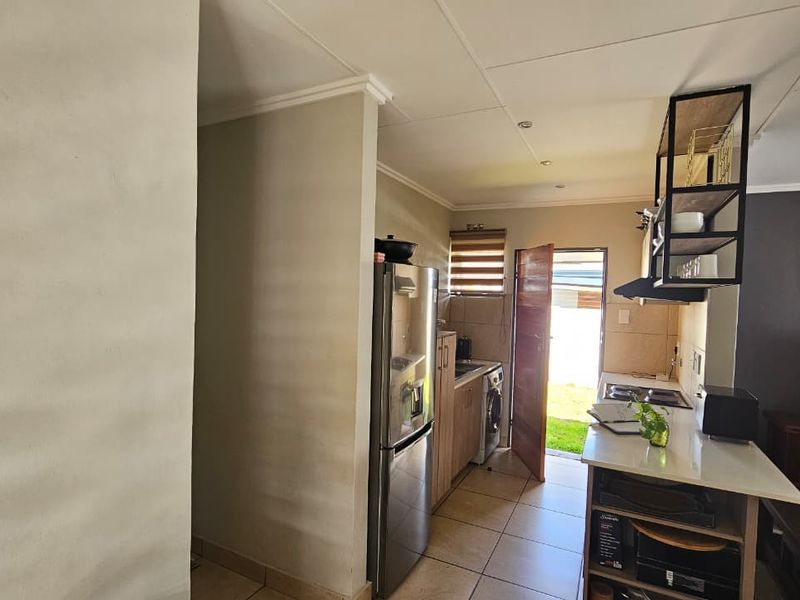 Well-Designed 3-Bedroom, 2-Bathroom Home for Sale in Mindalore - Photo 4