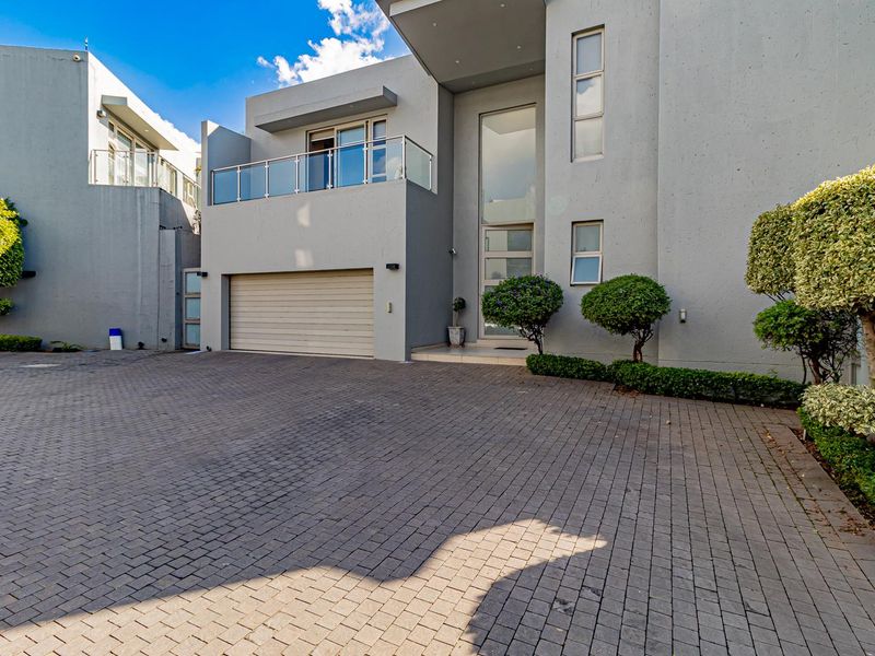 5 bedroom House for Sale in Morningside - Photo 2
