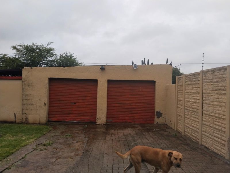 House For Sale in Florentia, Alberton - Photo 2