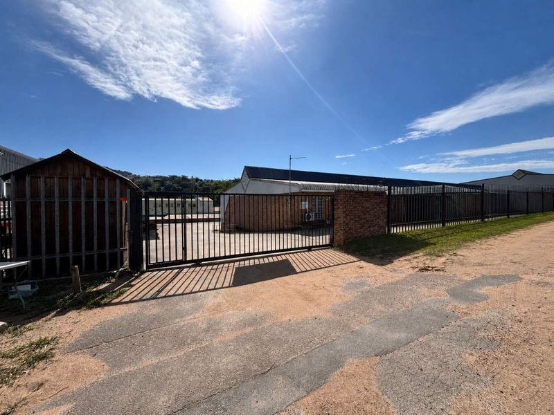 Warehouse with Yard & Superlink Access To Let - Photo 5