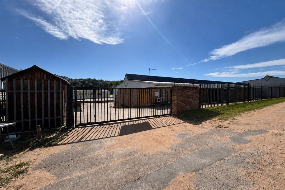 Warehouse with Yard & Superlink Access To Let - Photo 5