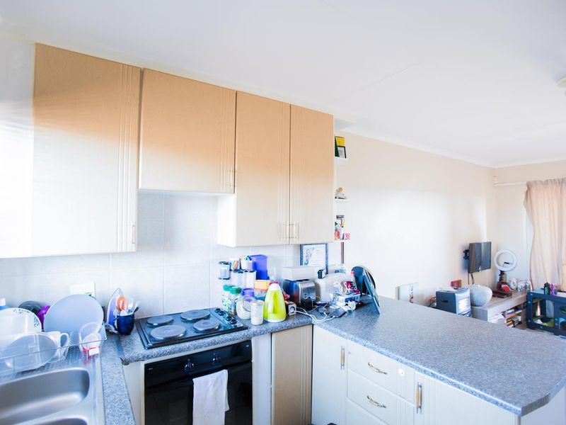 2 Bedroom Townhouse With A Covered Balcony - Photo 1