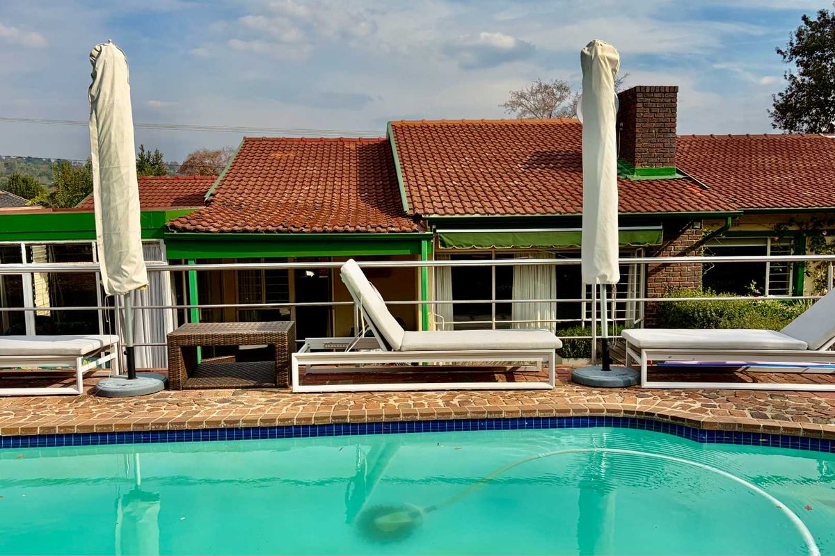 Charming 4 bedroom home in Parkmore - Photo 2