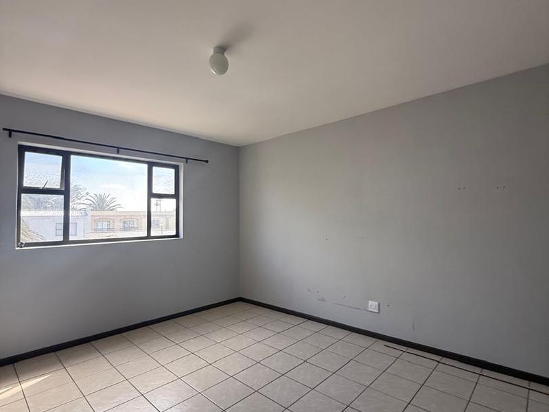 Own the view, own the lifestyle. - Photo 7