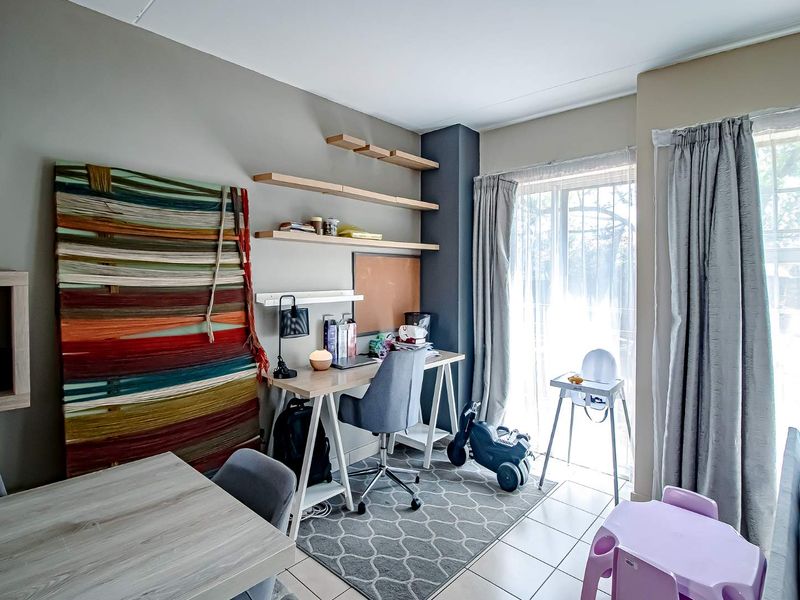 Three Bedroom townhouse in Annlin - Photo 8