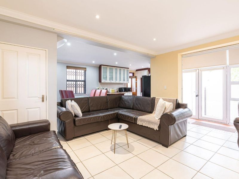 Lock Up & Go Townhouse Living - Photo 4