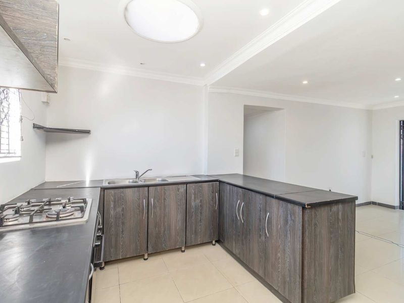 Spacious 3 Bed House to Let in Blairgowrie - Photo 6