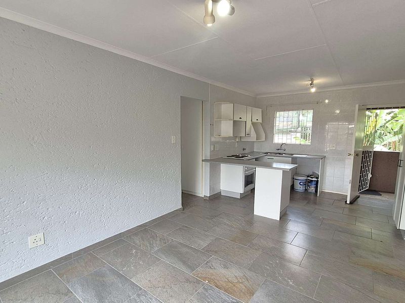 Affordable 3 Bedroom First Floor Apartment - Move In Ready. Priced To Sell !! - Photo 7