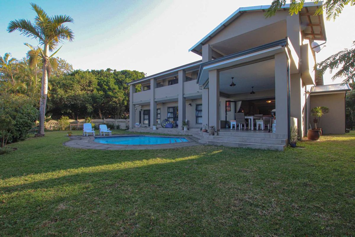 Superbly located, contemporary masterpiece with huge income generating potential and sea views! - Photo 5