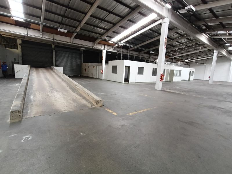 1639m2 | Prime Logistics Facility for Rent - Photo 3