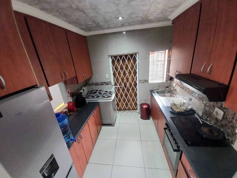 Two Bedrooms house for sale in Elandspoort - Photo 5