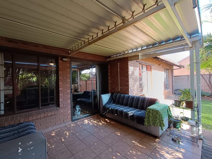 Property #2493735, Townhouse For Sale in Equestria