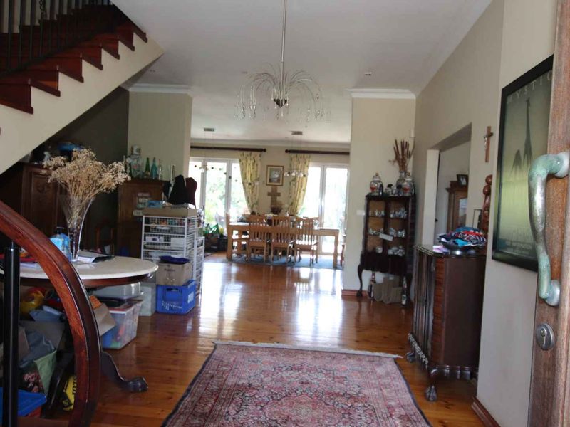 Spacious Family Home in Durban North - Photo 4