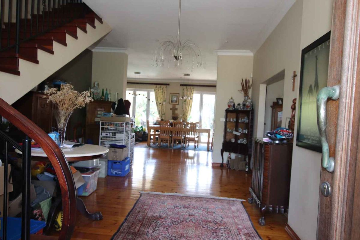 Spacious Family Home in Durban North - Photo 4