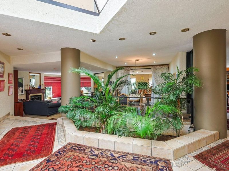 Old Classic | 3 Bed, 3.5 Bath | 1000sqm Estate - Photo 9