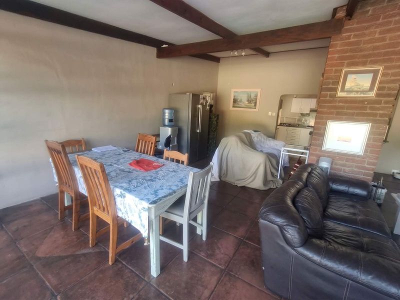Spacious Family Home with Pool & Entertainment Area in Westville To Let - Photo 7
