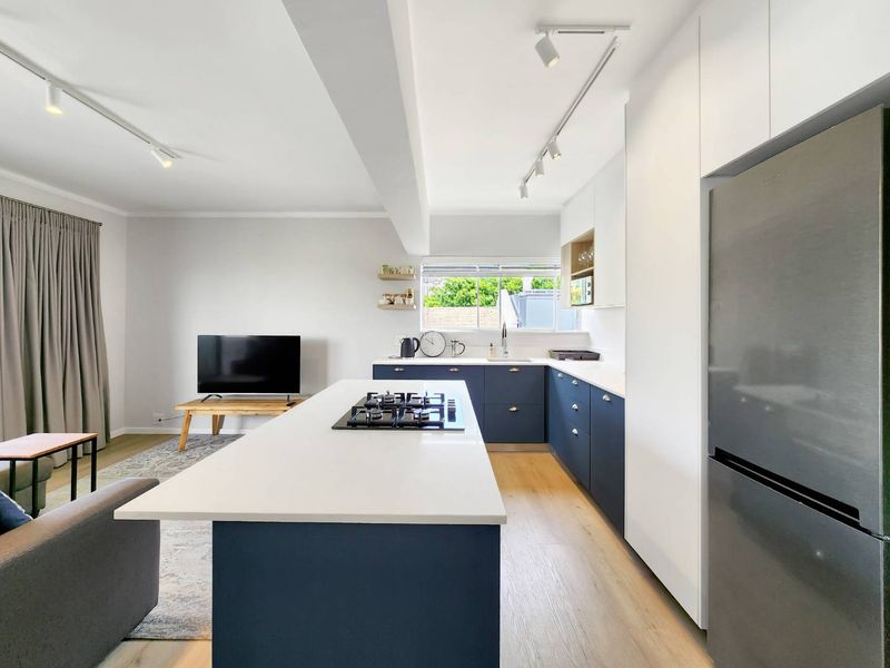 Top-Floor Gem in Upper Gardens with Stunning Table Mountain Views - Photo 5