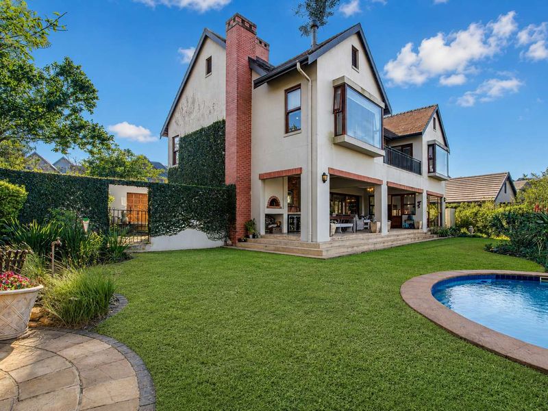 A Home of Sunlight and Heart in Hillcrest's Premier Golfing Estate - Photo 2