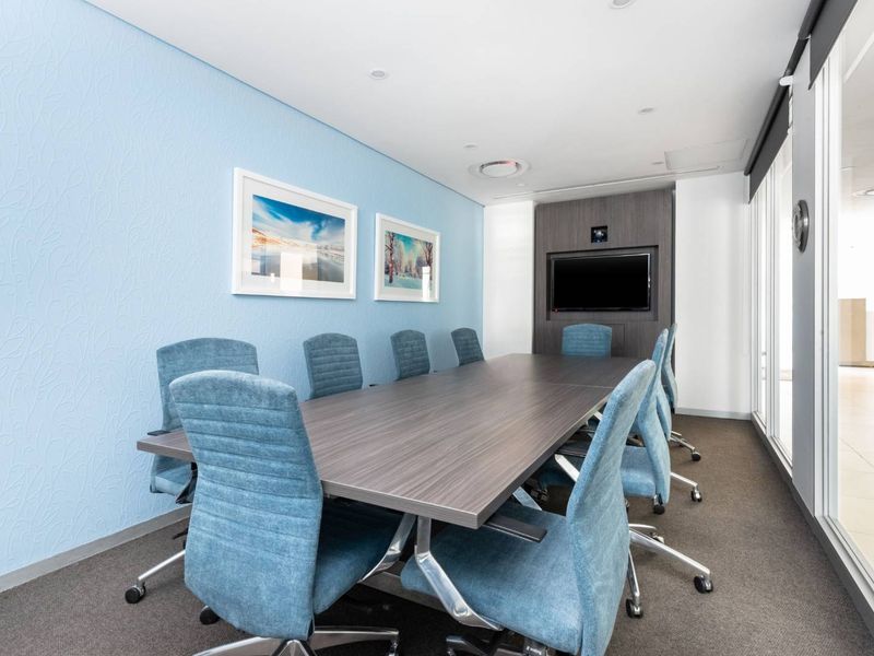 Book serviced office space for businesses of all sizes in Regus Silver Lakes - Photo 1