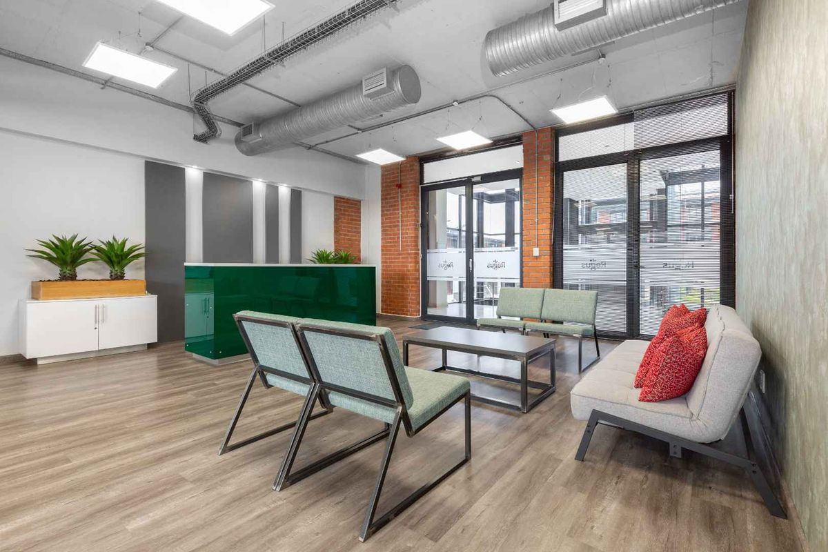 Private office space tailored to your business’ unique needs in Regus Black River Park - Photo 5