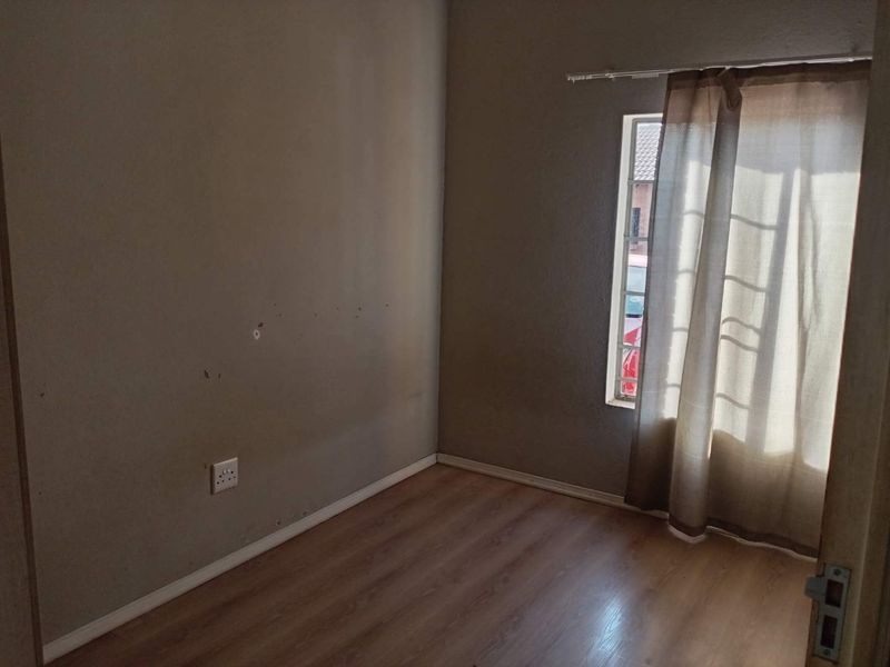 Spacious Living & Family Fun: Perfect 2-Bedroom Apartment - Photo 5