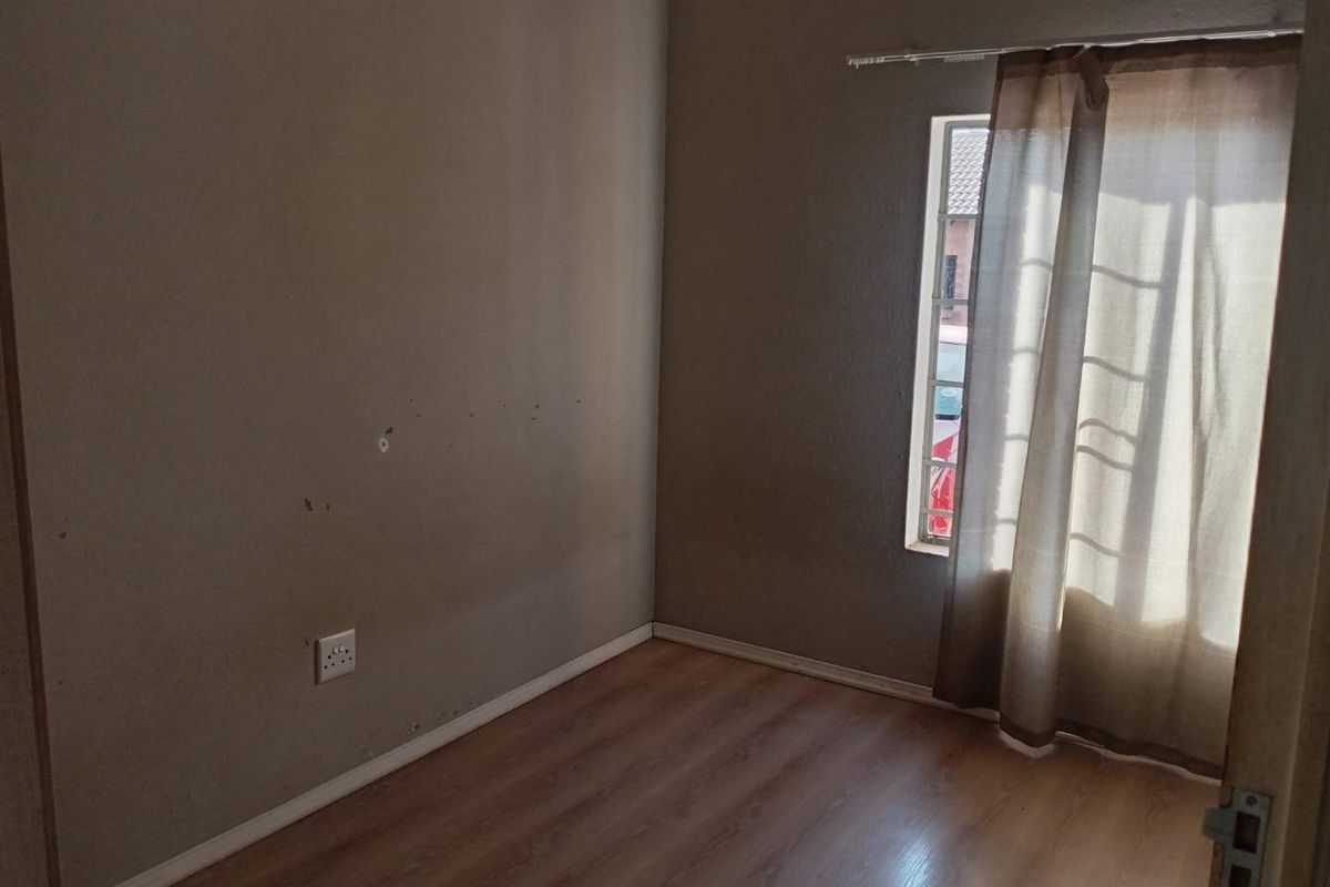 Spacious Living & Family Fun: Perfect 2-Bedroom Apartment - Photo 5