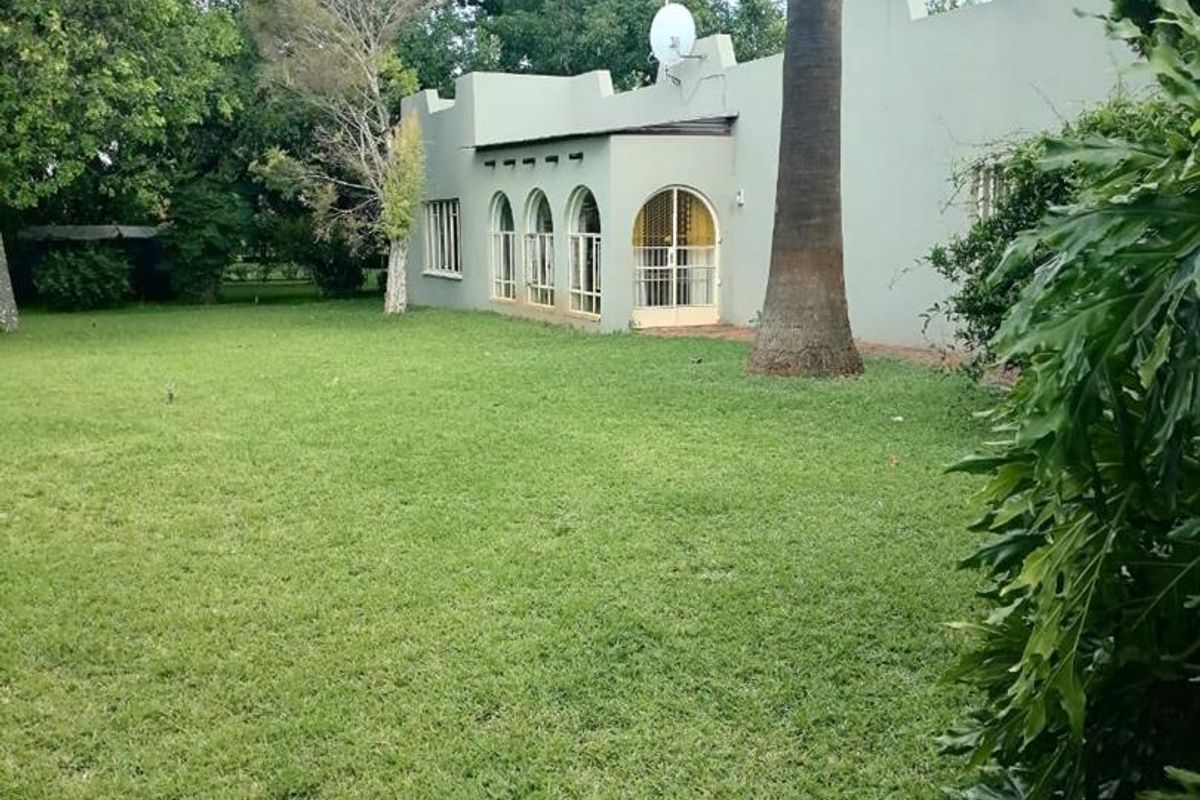 Farm Mamogalieskraal AH Near Brits Airfield - Photo 2