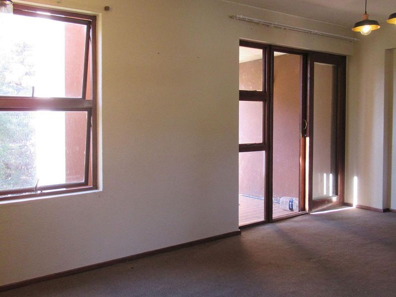 Charming 2‐Bedroom Sectional Title Unit in Vibrant Johannesburg South - Photo 4