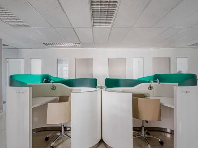 Private office space for 3 persons in Regus Surrey Avenue - Photo 6