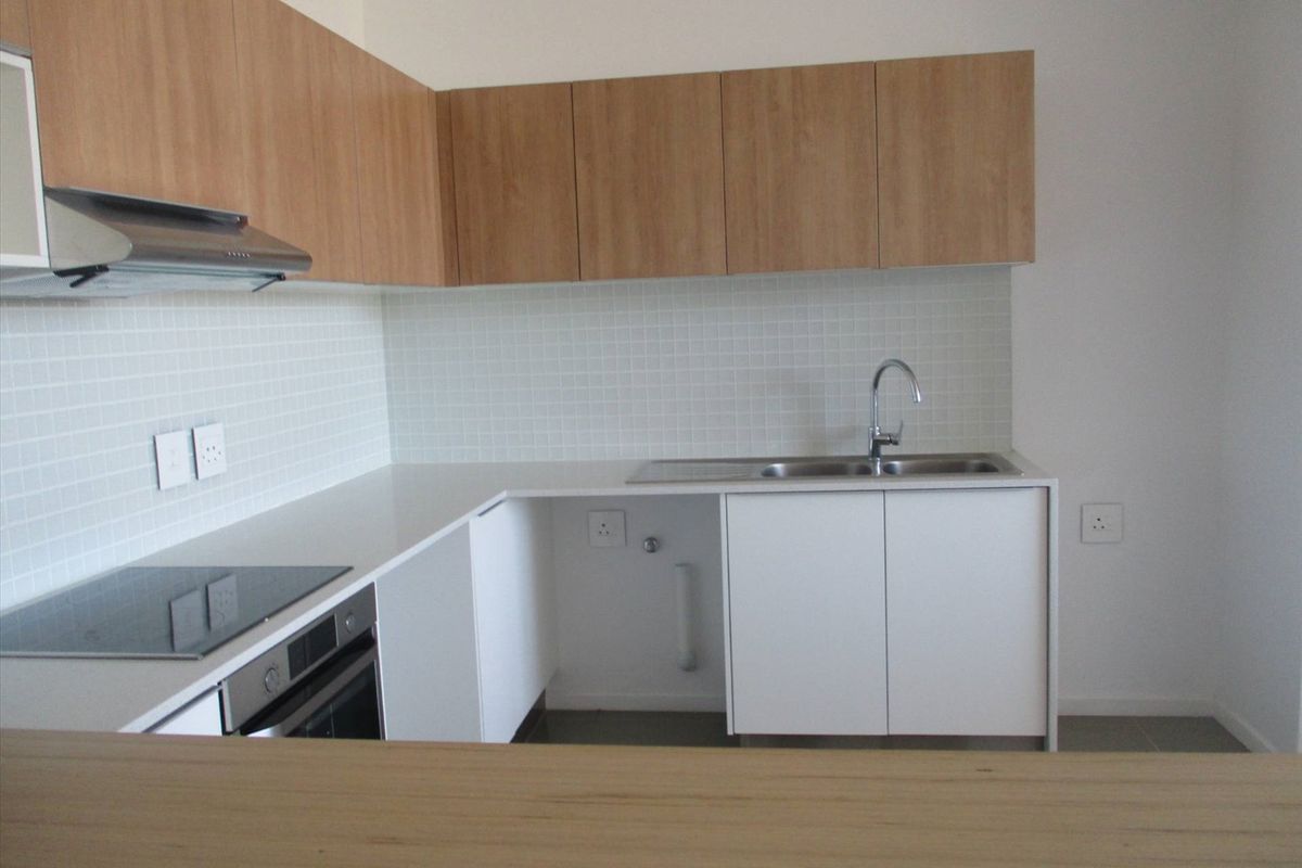 To Let: Fully furnished 2 Bedroom Apartment (Freedom Plaza) - Photo 5