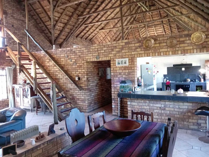 Multi-Unit Property: Live & Earn with 3 Flatlets + Main House - Photo 6