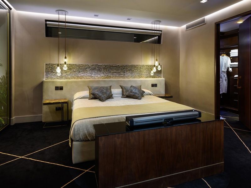 WHERE LUXURY MEETS EXCEPTIONAL. - Photo 6