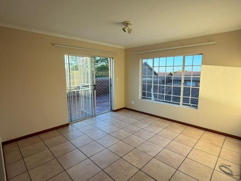 Two Bedroom Top unit in The Reeds, Centurion - Photo 4