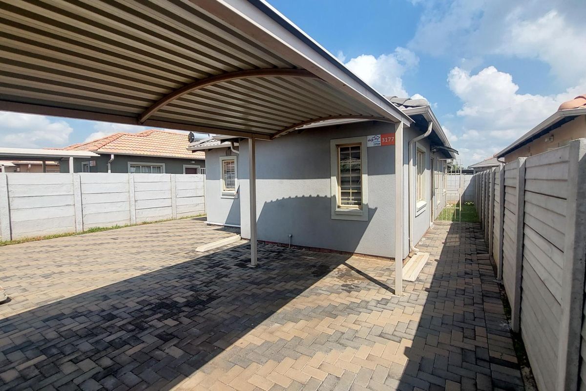 Sky City Living: 3-Bedroom Home with Modern Touches! - Photo 3