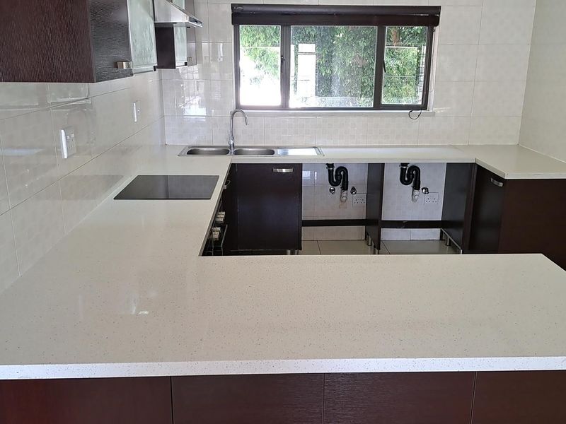 3 Bedroom 2 Bathroom Executive Apartment - Photo 8