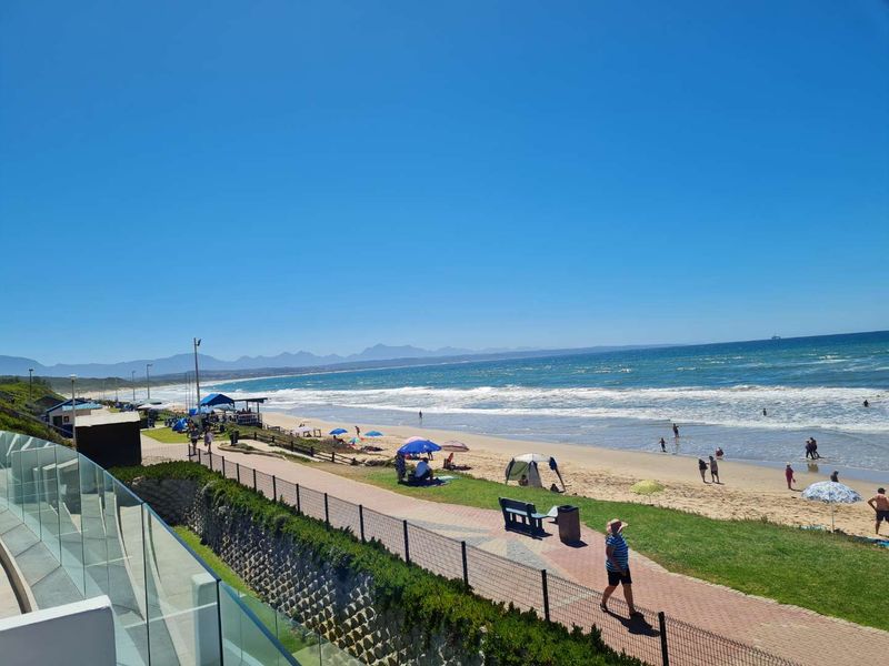 Sun, see and sand  -       Perfect beachfront location - Photo 6
