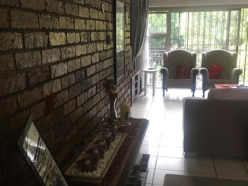 1st floor 3 bedroom apartment in secure complex - Photo 10