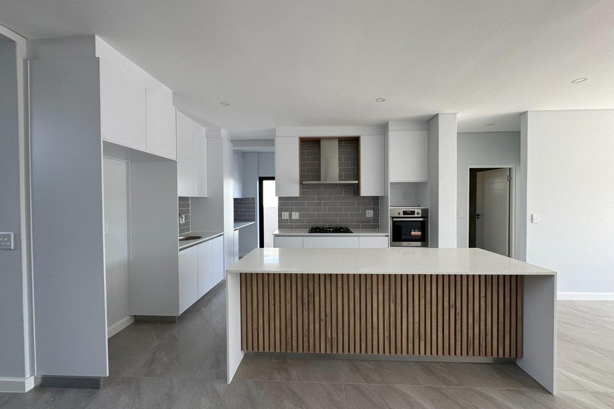 Stylish 4-Bedroom Family Home with Modern Finishes in Sandown, Cape Town - Photo 4