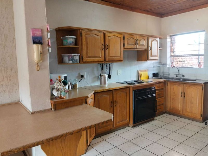 3 Bedroom Simplex Townhouse for Sale! - Photo 7