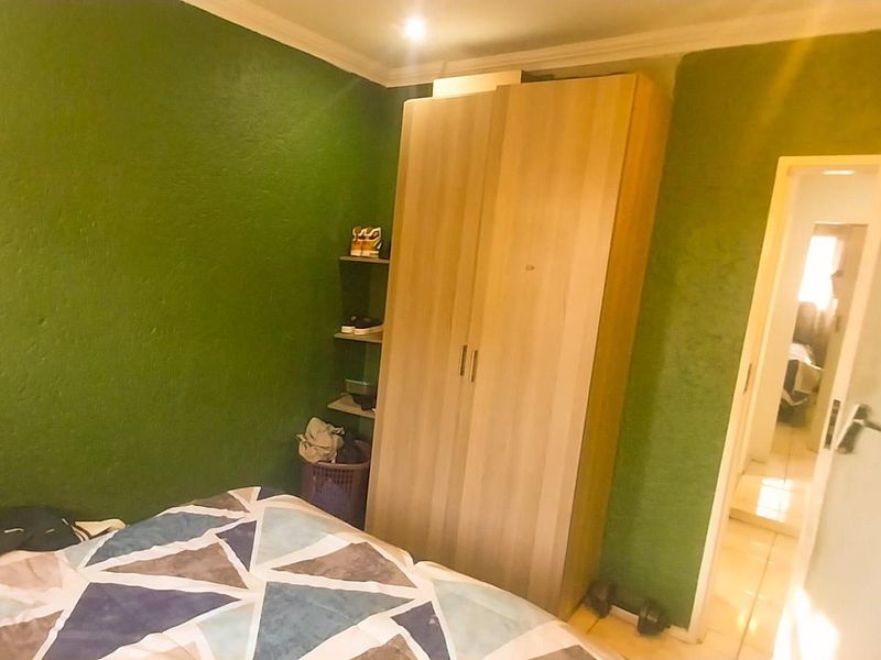 Your Perfect Home: Spacious, Secure, and Central! - Photo 6