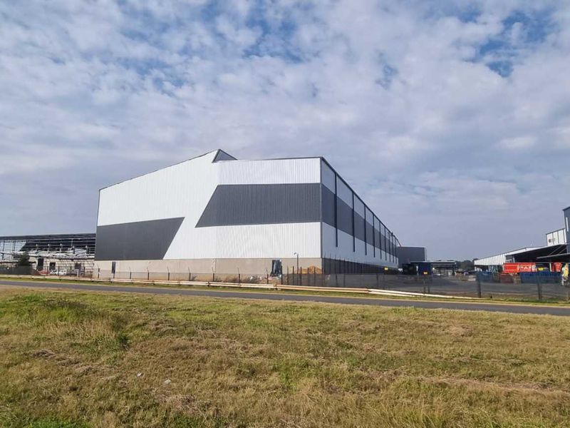 Section S3 | Modern Logistics & Distribution Facility To Let in Jet Park – 7,642m2 - Photo 3
