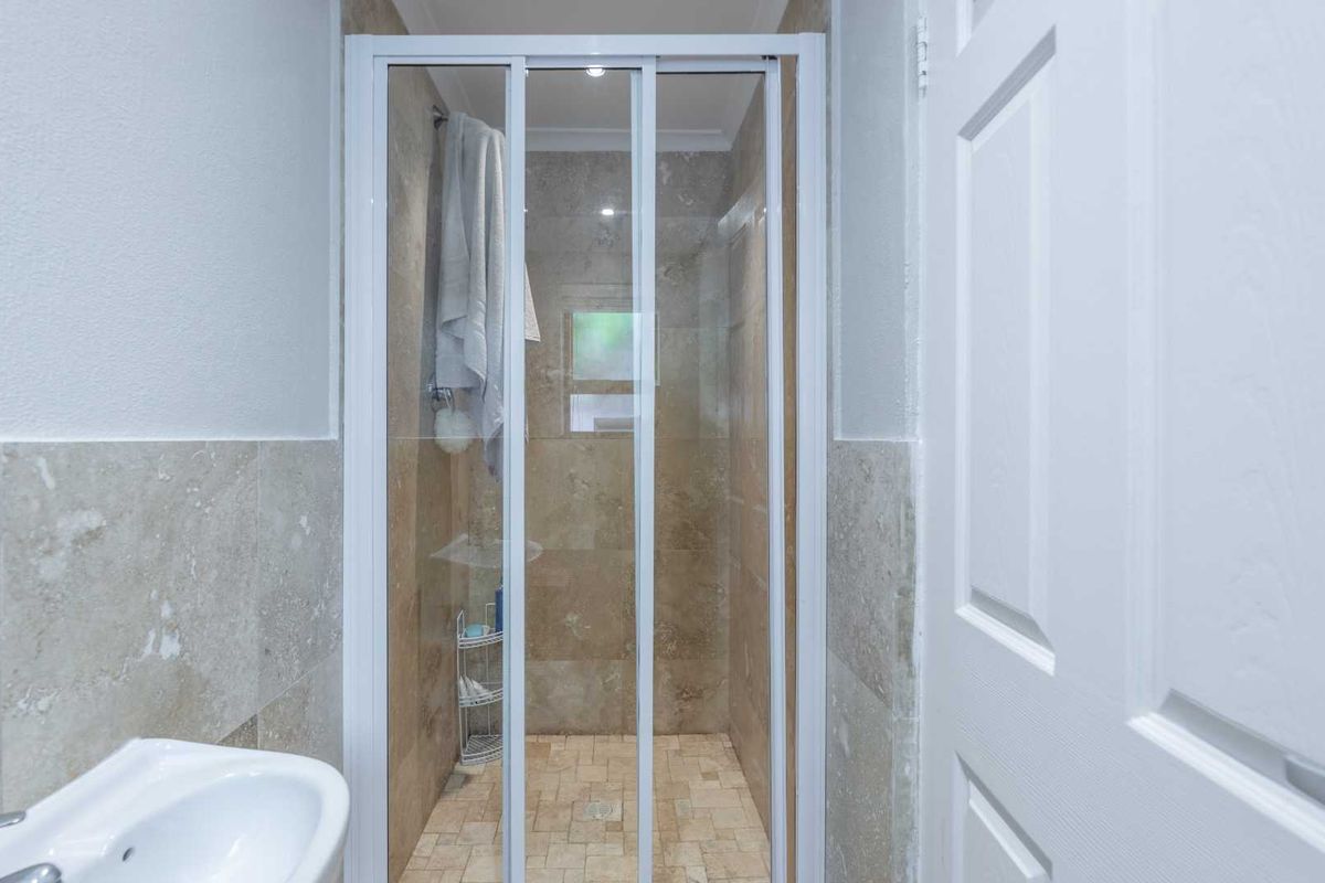 5 Bedroom House To Let In Big Bay - Photo 5